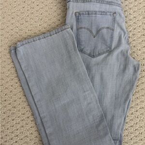 Levi Women’s 315 Shapinh Boot Cut 26